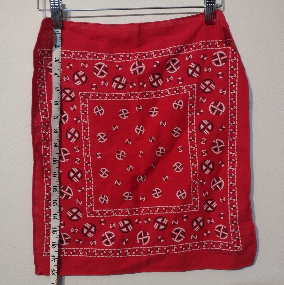 VTG red bandana, Circa 1950s hard to find 🐎